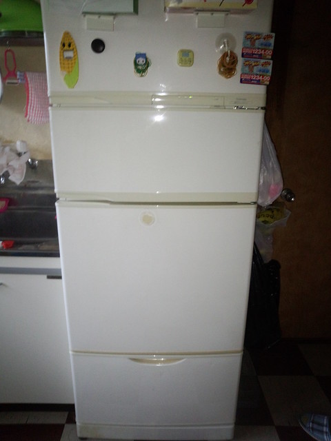 冷蔵庫東芝製　ＧＲ－Ｓ３６ＣＶだいぶ古い...