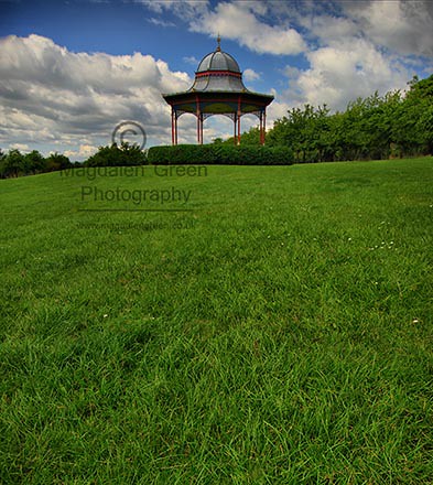 Beautiful Green Day - Magdalen Green Bandstand - Dundee West End  Tayside Scotland