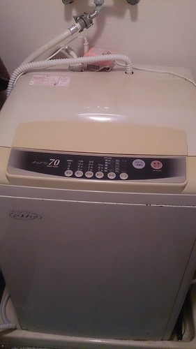 洗濯機、古いですが普通に使えます。今のと...