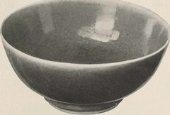 Anglų lietuvių žodynas. Žodis bowl over reiškia dubuo per lietuviškai.