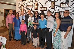 0581. Rosy Garza con su familia.