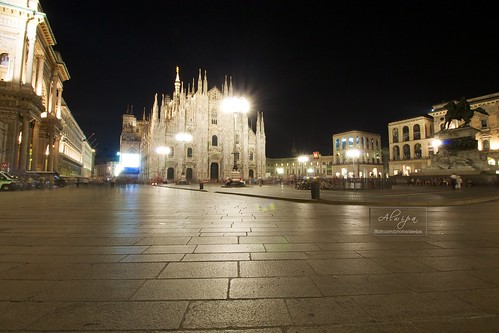 Milan by night • <a style="font-size:0.8em;" href="http://www.flickr.com/photos/104879414@N07/15079940786/" target="_blank">View on Flickr</a>