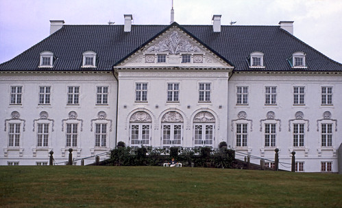 329DK Schloss Marselisborg • <a style="font-size:0.8em;" href="http://www.flickr.com/photos/69570948@N04/15090816380/" target="_blank">Auf Flickr ansehen</a>