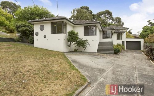8 Leitch St, Ferntree Gully VIC 3156