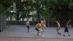 Basketball am Karlsplatz • <a style="font-size:0.8em;" href="http://www.flickr.com/photos/39658218@N03/14504626158/" target="_blank">View on Flickr</a>