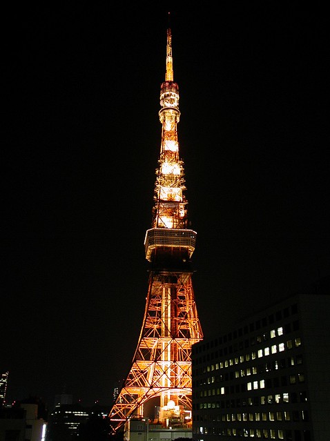 頭悪いですね。通常の東京タワーのイルミネ...