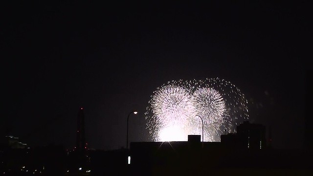 昨日の横浜港の花火大会、マンション７階の...