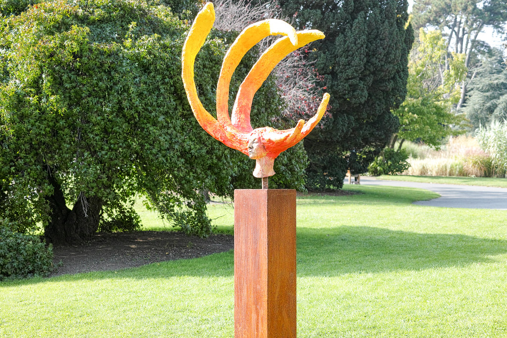 SUNBURST BY AYELET LALOR - SCULPTURE IN CONTEXT 2014 Ref-4576