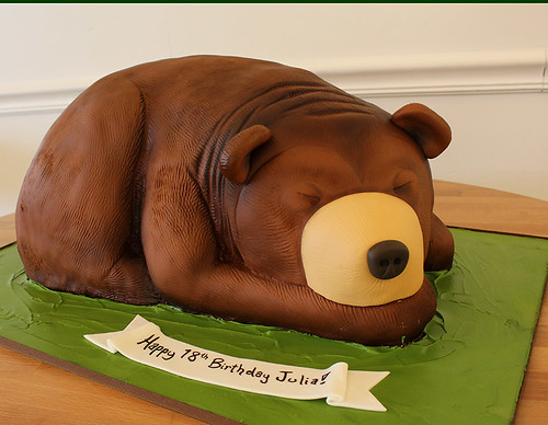 Bear cozy cake