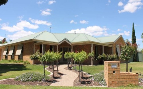 1 Hall Court, Howlong NSW
