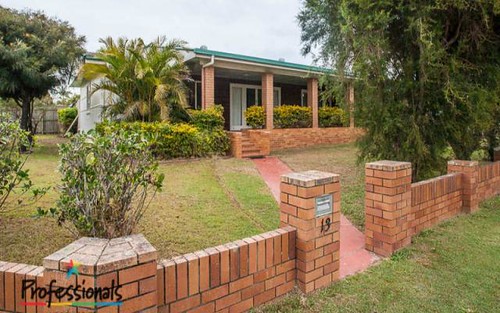 13 Peterson Street, Scarborough QLD