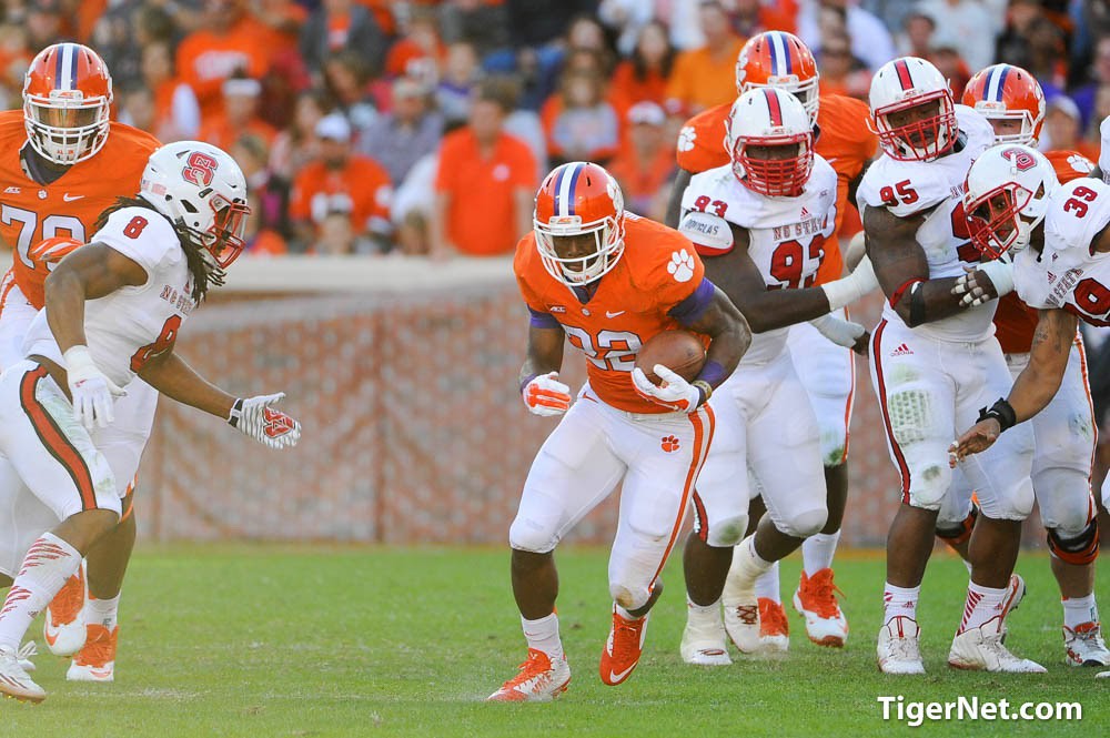 Clemson Football Photo of djhoward and NC State