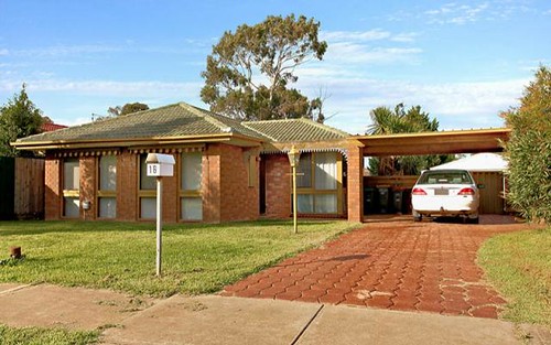 16 Chelmsford Way, Melton West VIC 3337