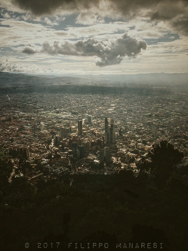View from Monserrate<br/>© <a href="https://flickr.com/people/19137741@N00" target="_blank" rel="nofollow">19137741@N00</a> (<a href="https://flickr.com/photo.gne?id=33493765046" target="_blank" rel="nofollow">Flickr</a>)