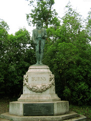 Robert Burns statue • <a style="font-size:0.8em;" href="http://www.flickr.com/photos/34843984@N07/15360908130/" target="_blank">View on Flickr</a>