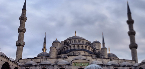 Panorama of the front of the Blue Mosque • <a style="font-size:0.8em;" href="http://www.flickr.com/photos/96277117@N00/15477547810/" target="_blank">View on Flickr</a>