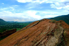 Huge sandstone plate and green horizon behind • <a style="font-size:0.8em;" href="http://www.flickr.com/photos/34843984@N07/14924288733/" target="_blank">View on Flickr</a>