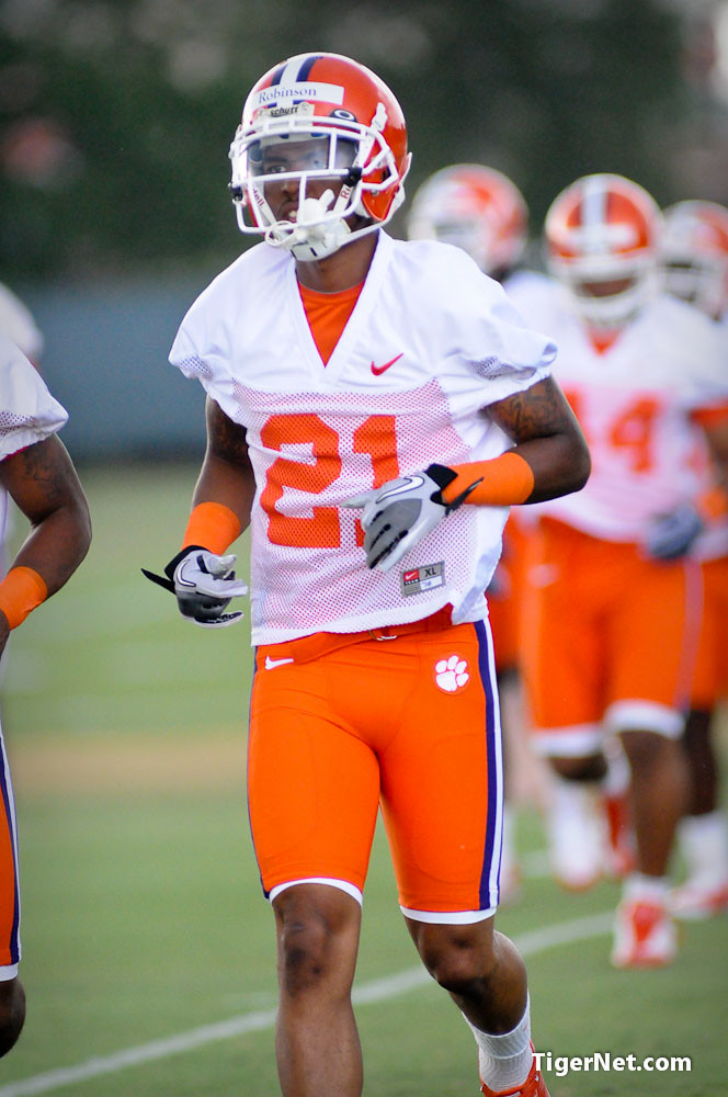 Clemson Football Photo of Darius Robinson and fallcamp and practice