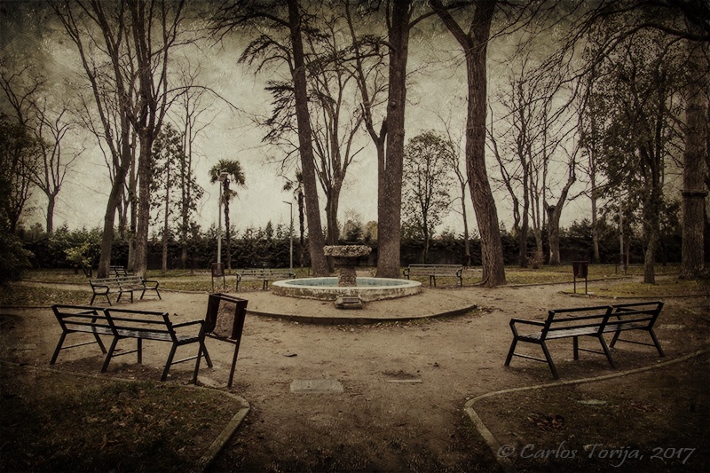 El parque de los fantasmas<br/>© <a href="https://flickr.com/people/66145421@N02" target="_blank" rel="nofollow">66145421@N02</a> (<a href="https://flickr.com/photo.gne?id=33221971586" target="_blank" rel="nofollow">Flickr</a>)