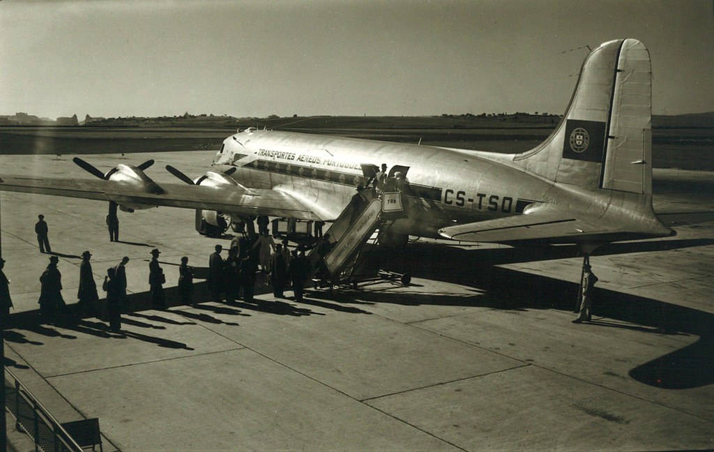 TAP — Transportes Aéreos Portugueses, DC-4 Skymaster CS-TSD, Portela, 1947-1955